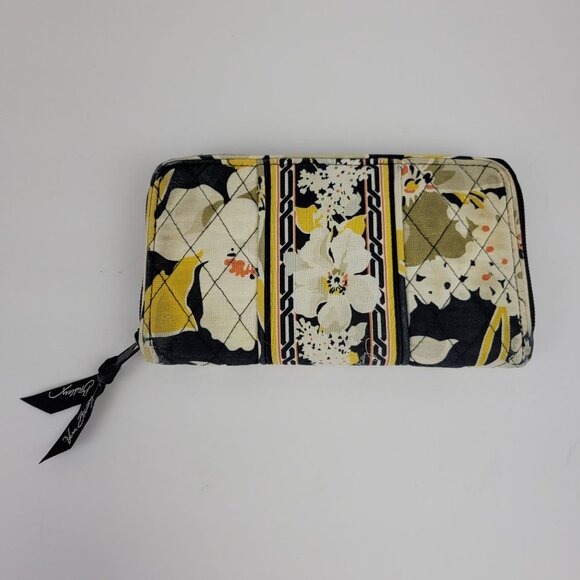 Vera Bradley Dogwood Print Floral Quilted Wallet With Zipper Closure - Picture 3 of 11